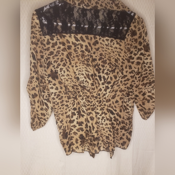Cheetah print long sleeve - Picture 2 of 3